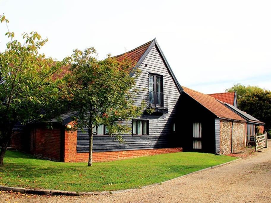 Stunning Barn Conversion Ideal For Large Families Bildeston Zewnętrze zdjęcie