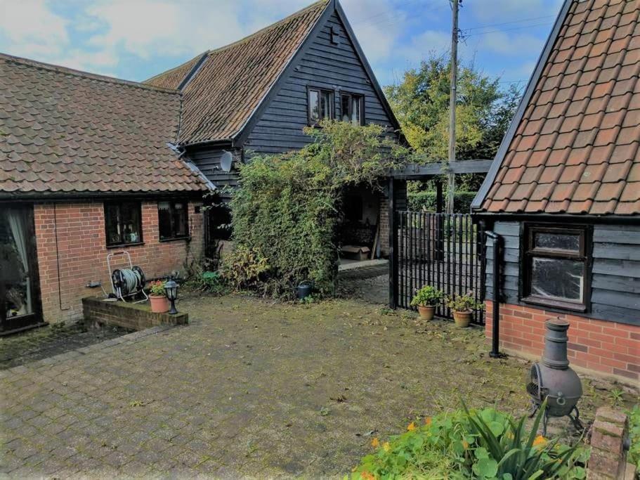 Stunning Barn Conversion Ideal For Large Families Bildeston Zewnętrze zdjęcie
